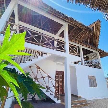 Mamayoyo House นูงวี ภายนอก รูปภาพ