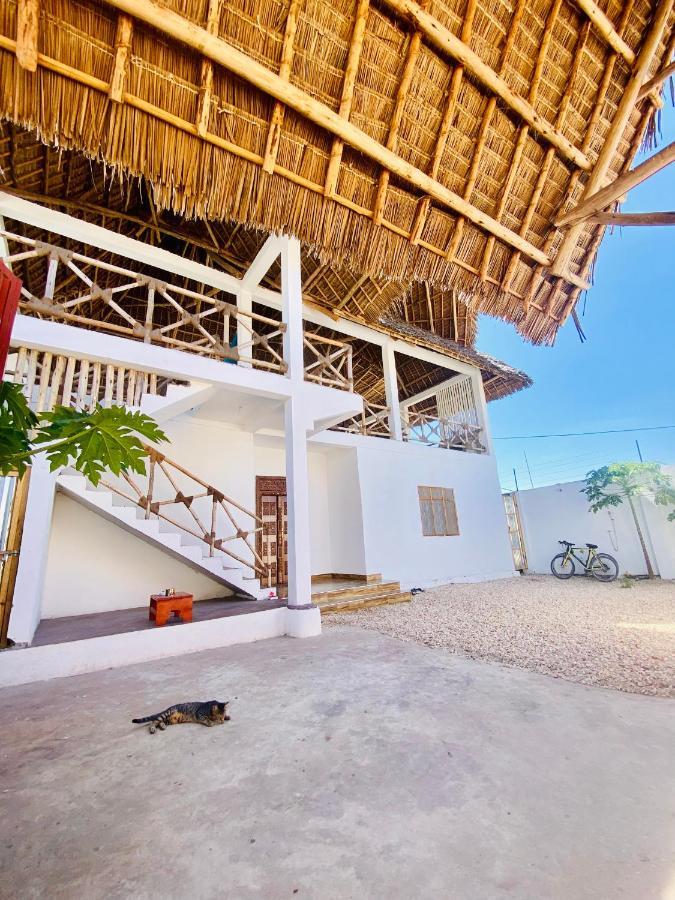 Mamayoyo House นูงวี ภายนอก รูปภาพ