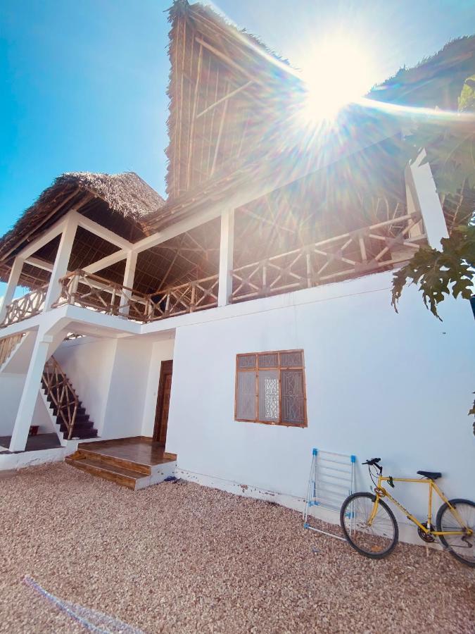 Mamayoyo House นูงวี ภายนอก รูปภาพ