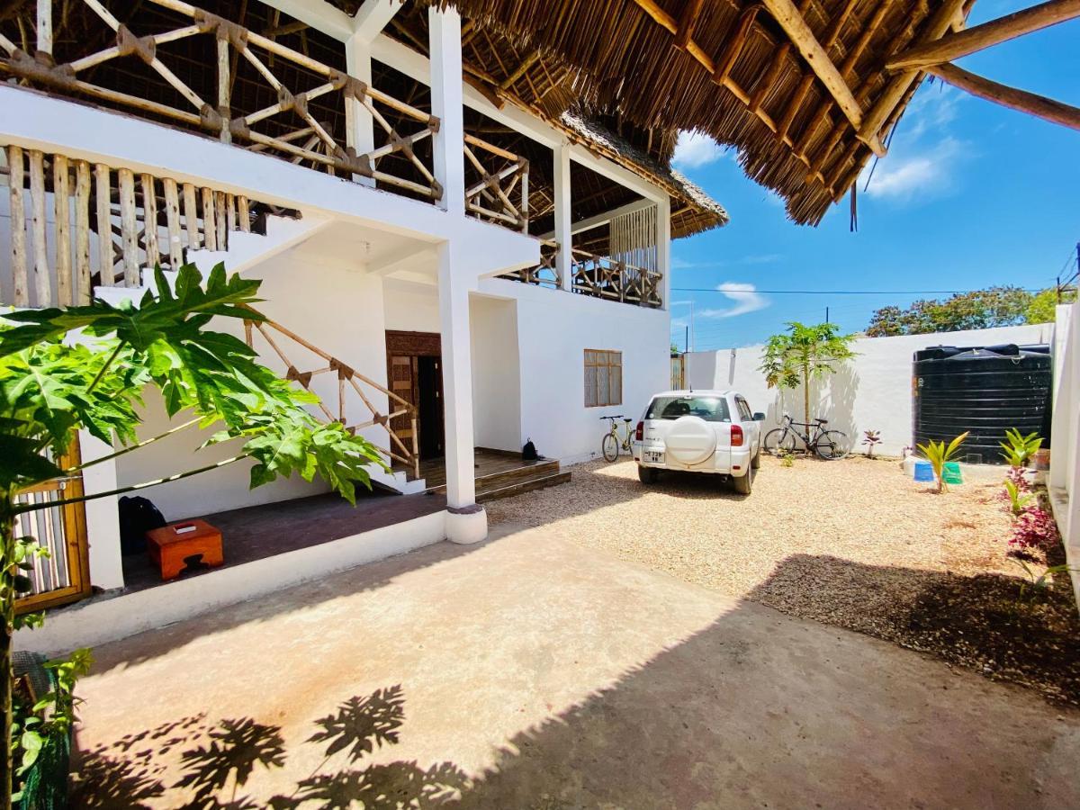 Mamayoyo House นูงวี ภายนอก รูปภาพ